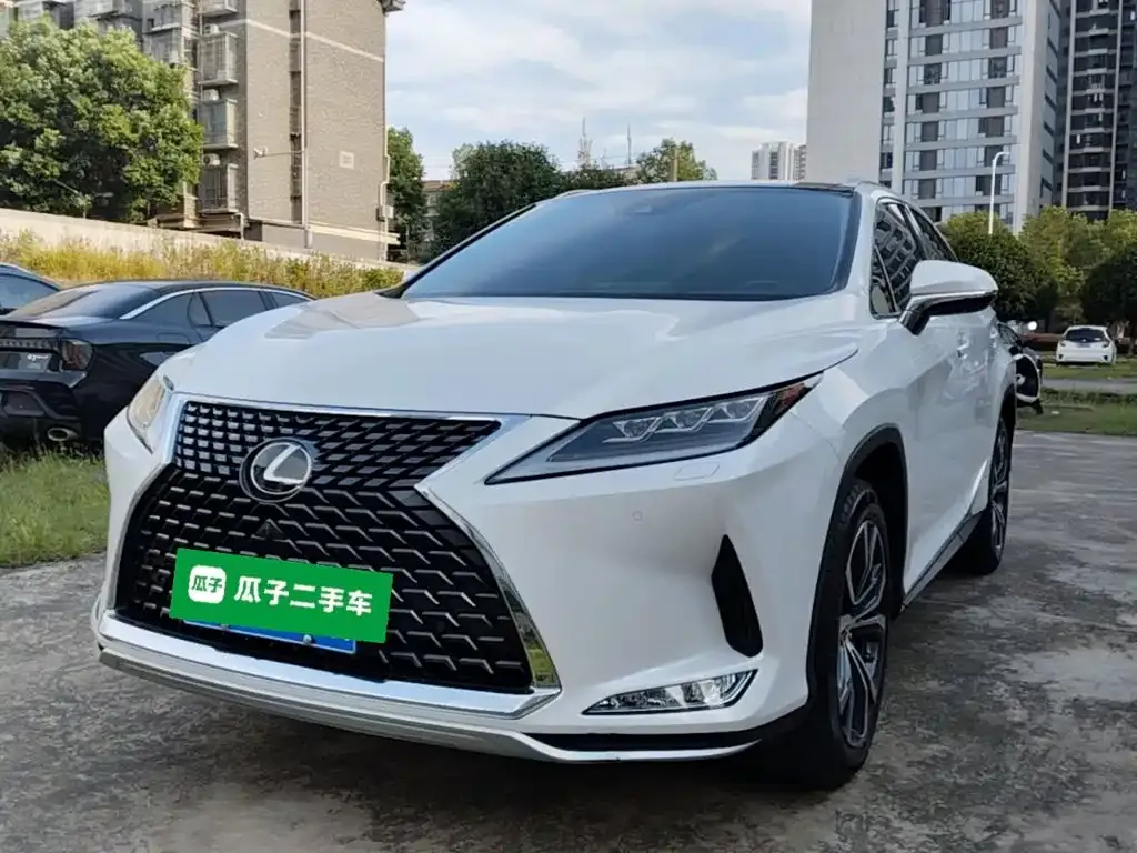 Lexus RX — фото 1