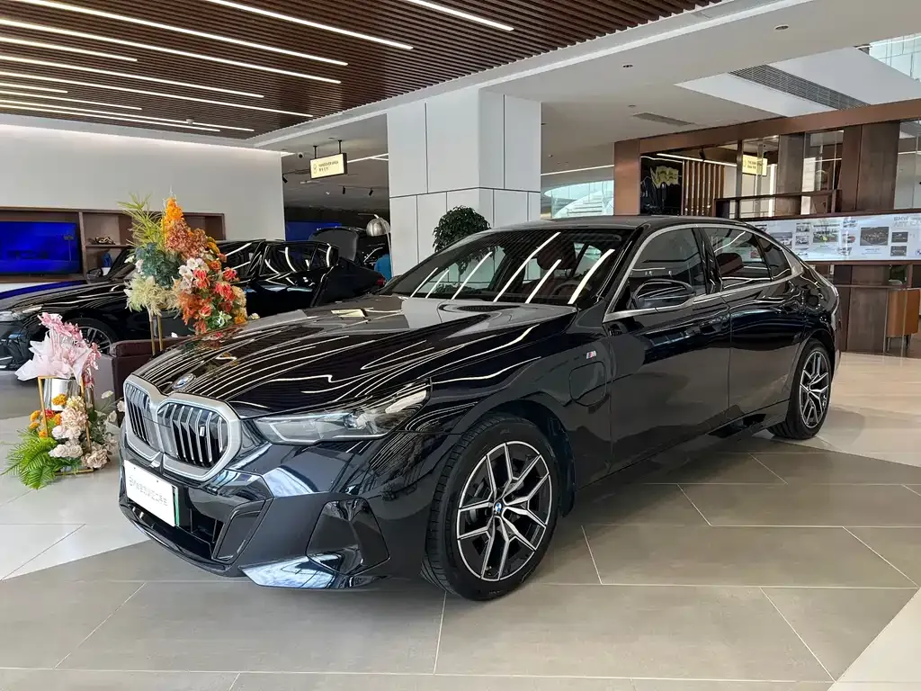 BMW i5 — фото 1