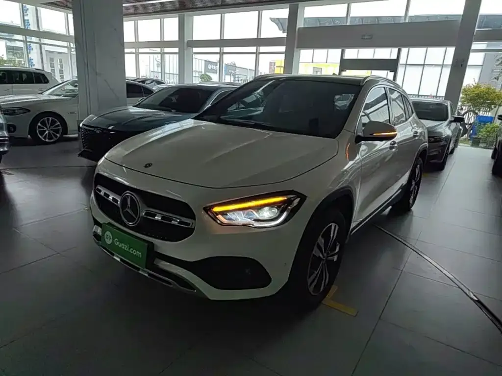 Mercedes-Benz GLA — фото 1