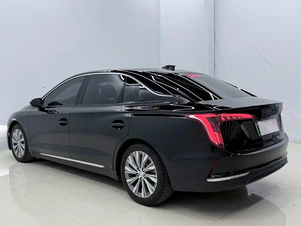 Hongqi E-QM5 — фото 10