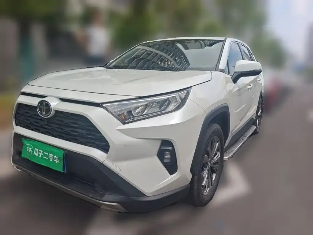 Toyota RAV4 — фото 3