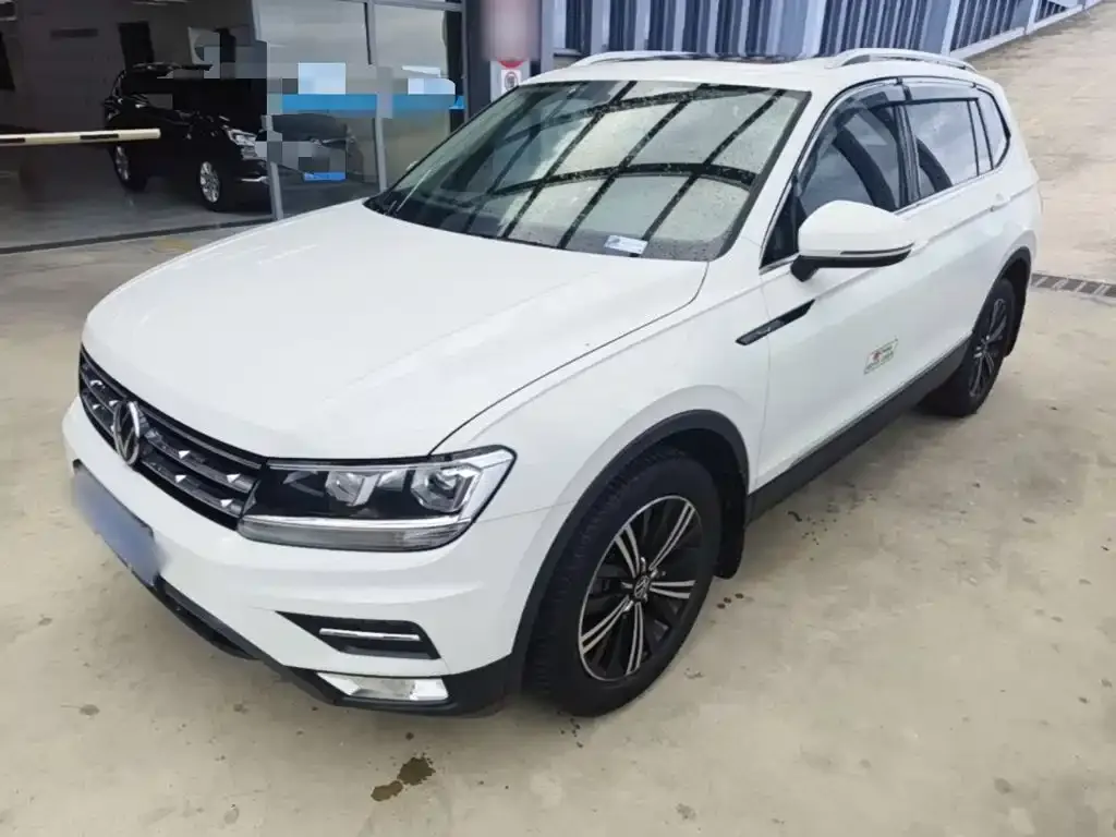 Volkswagen Tiguan L — фото 5