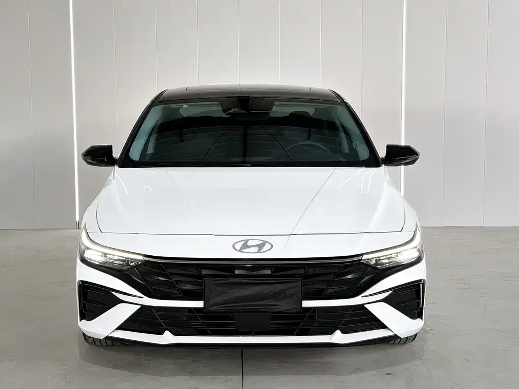 Hyundai Elantra — фото 4