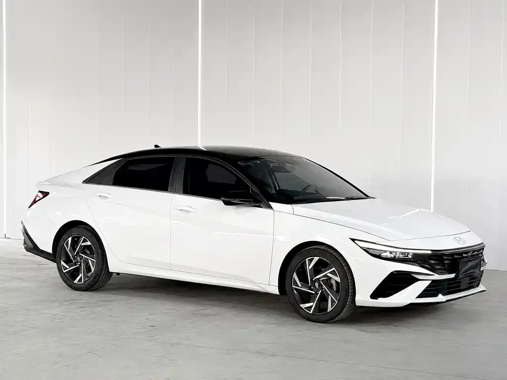Hyundai Elantra — фото 5