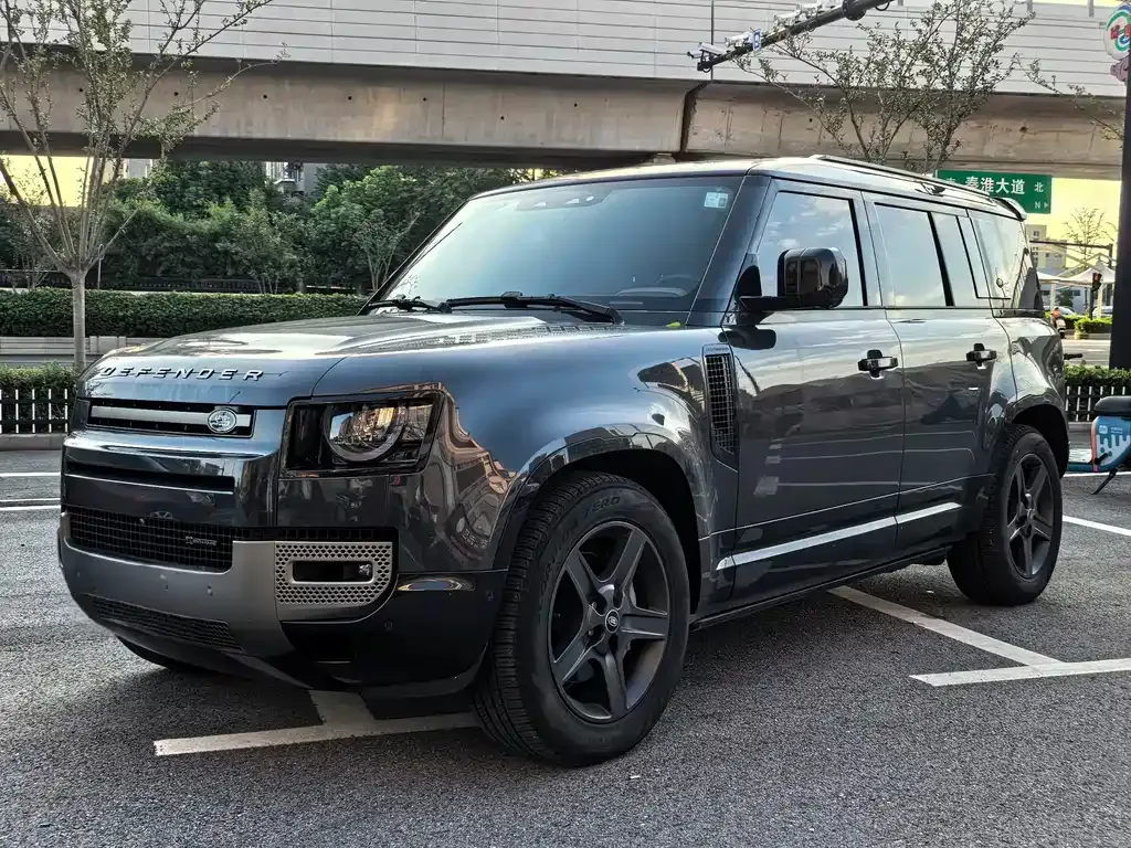 Land Rover Defender — фото 1