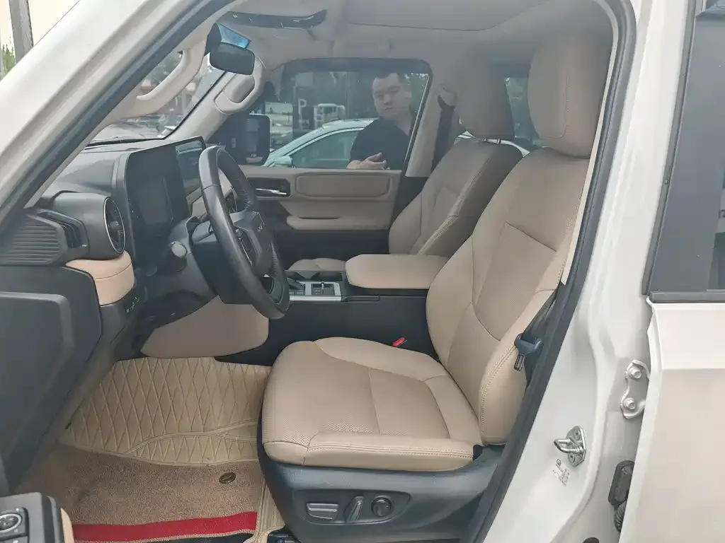 Toyota Prado — фото 4