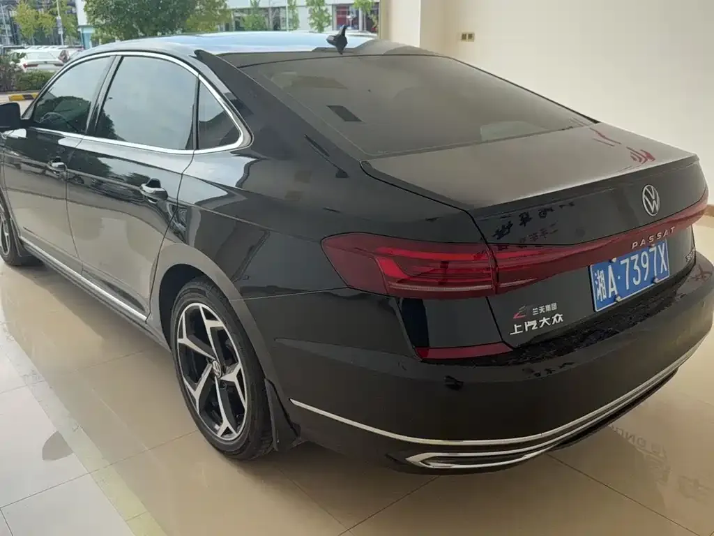 Volkswagen Passat — фото 7