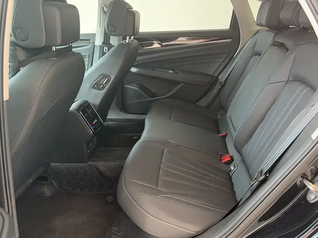 Volkswagen Passat — фото 5