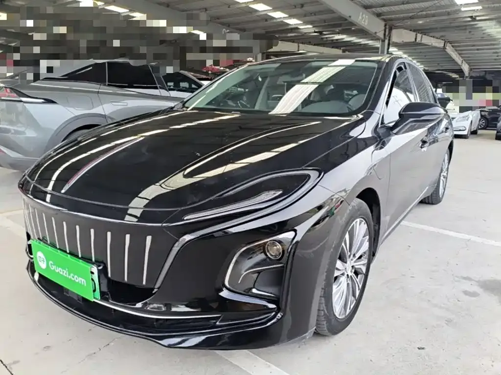 Hongqi E-QM5 — фото 1
