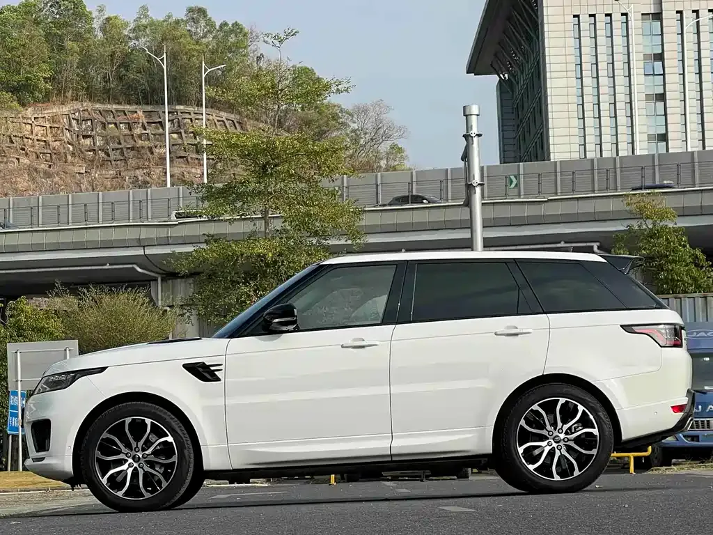Land Rover Sport — фото 10