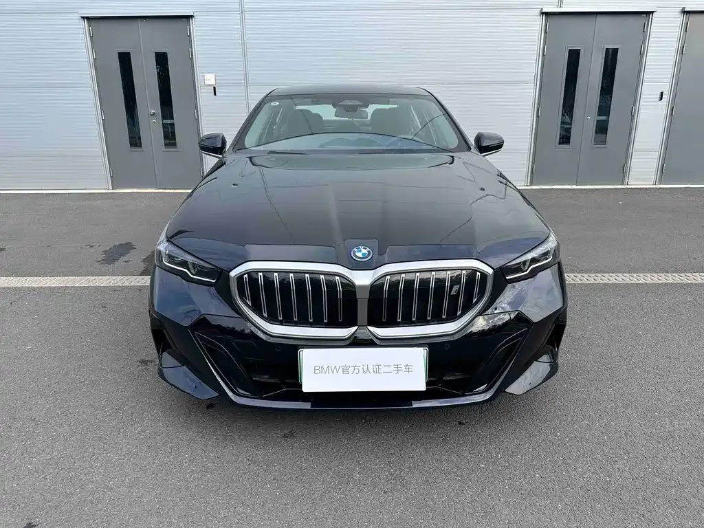 BMW i5 — фото 1