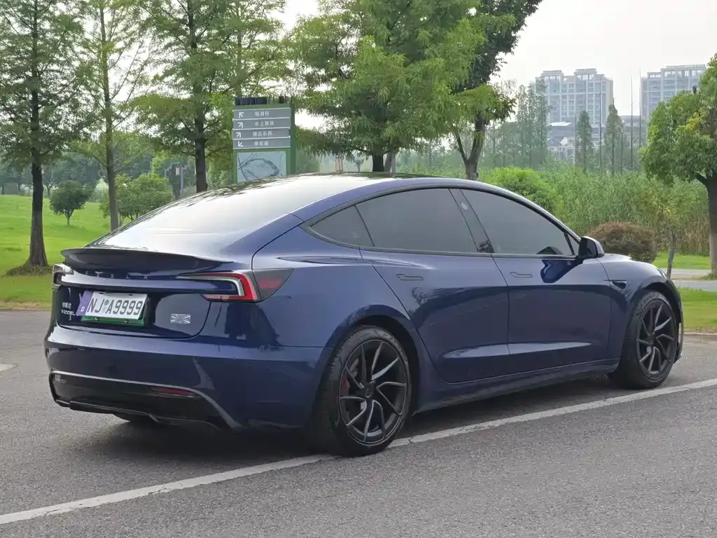 Tesla Model 3 — фото 2