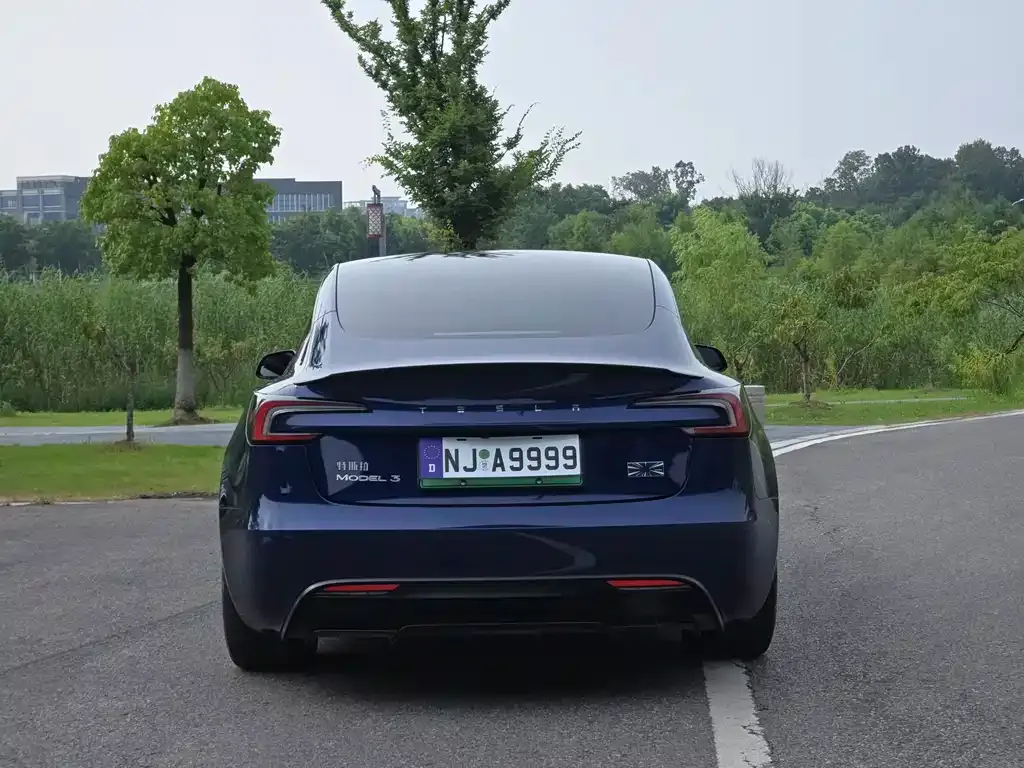 Tesla Model 3 — фото 4