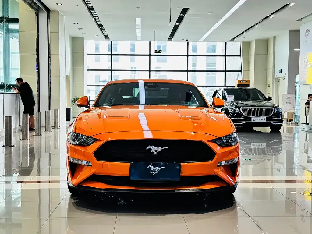 Ford Mustang — фото 1
