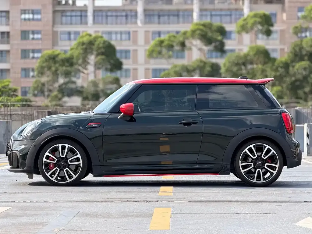 MINI JCW (John Cooper Works) — фото 10