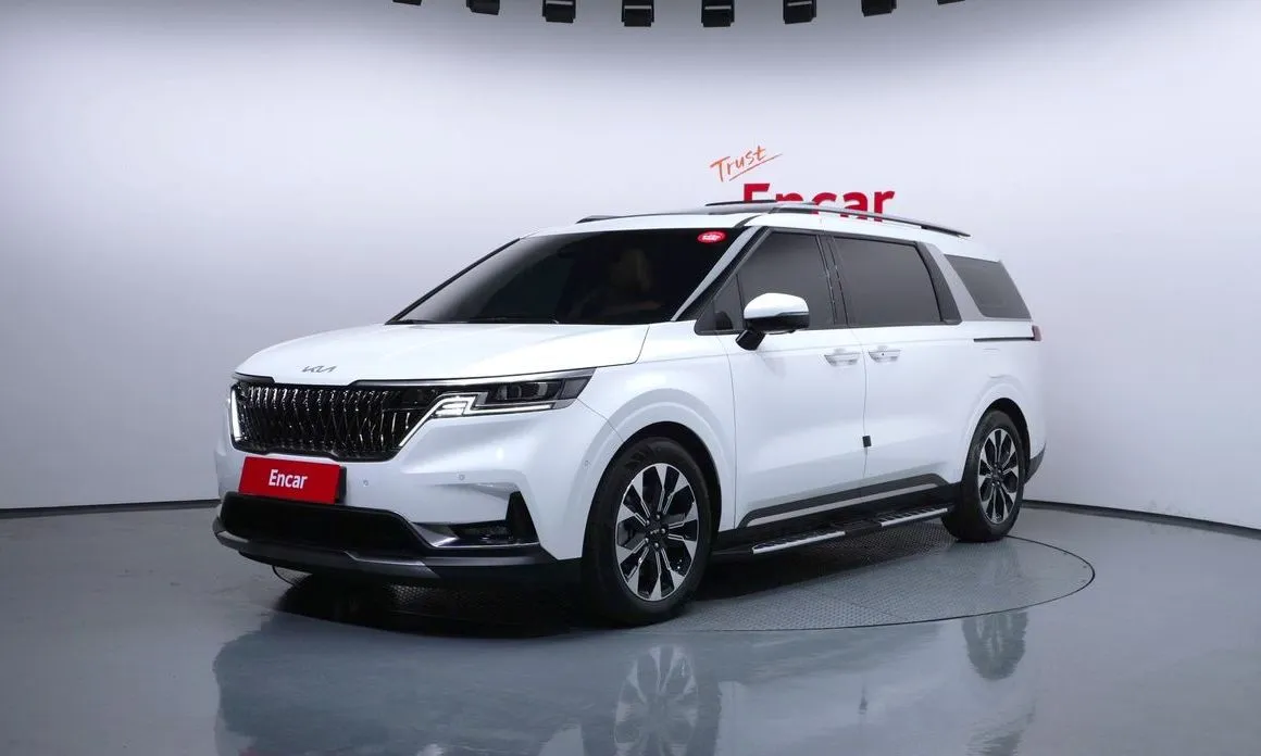 Kia Carnival — фото 1