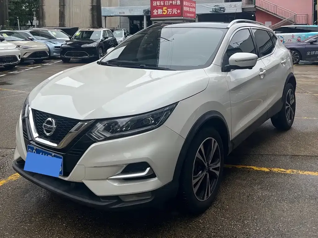 Nissan Qashqai — фото 10