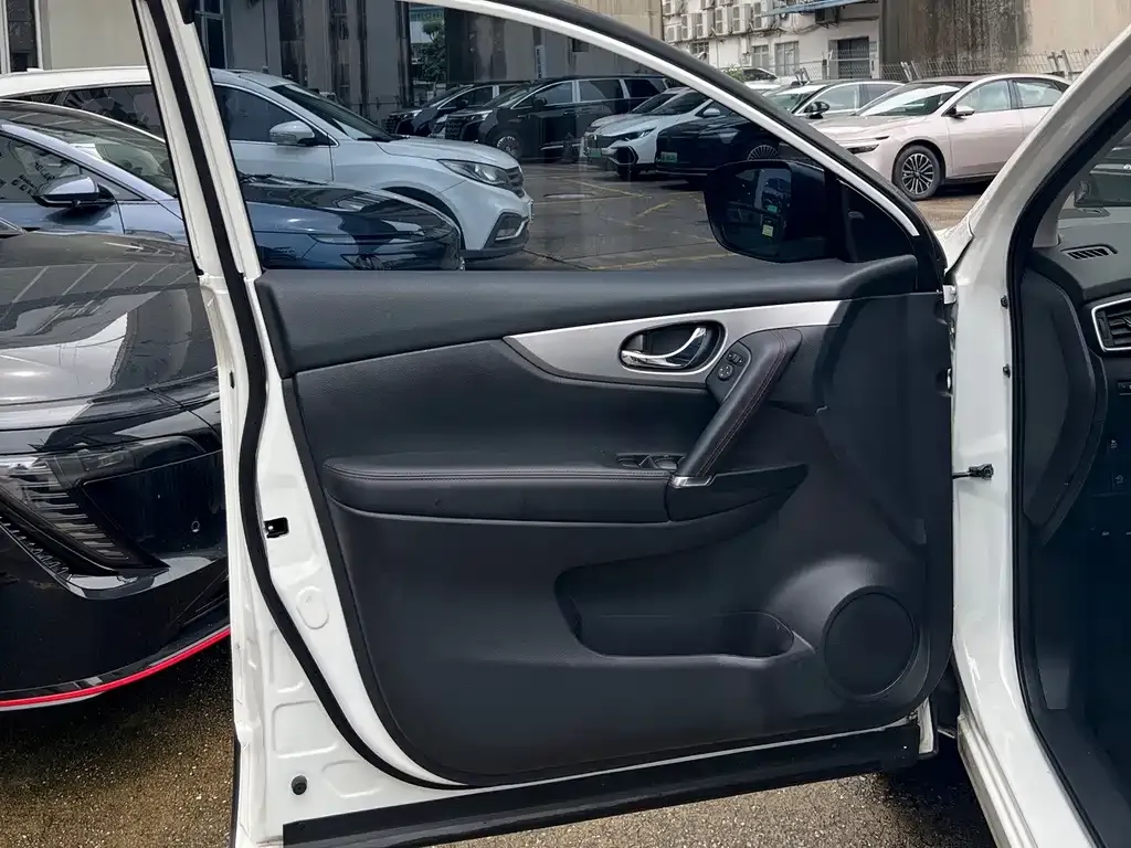 Nissan Qashqai — фото 6