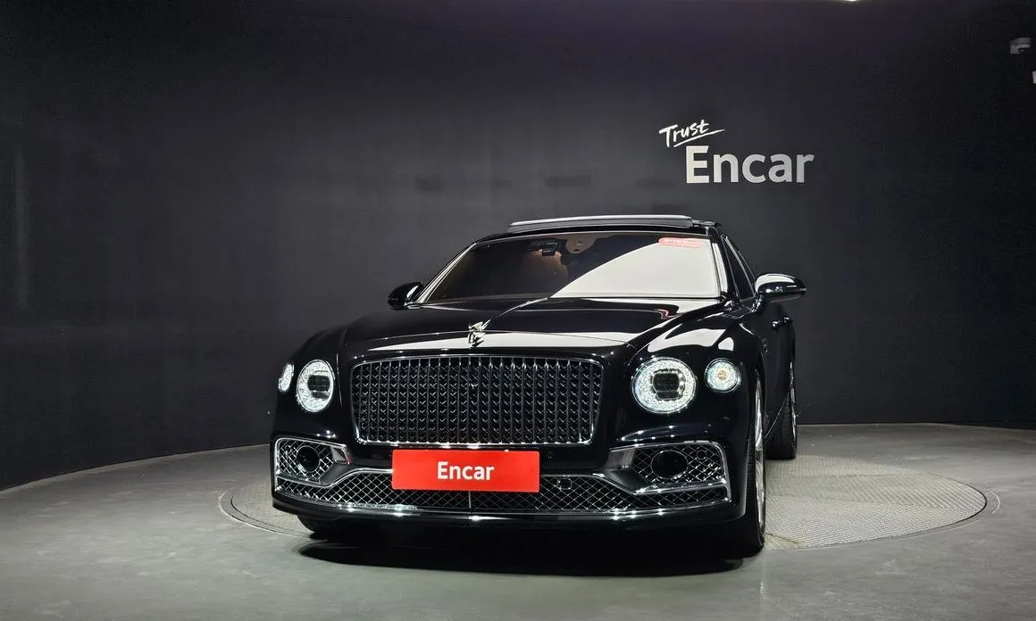 Bentley Flying Spur — фото 4