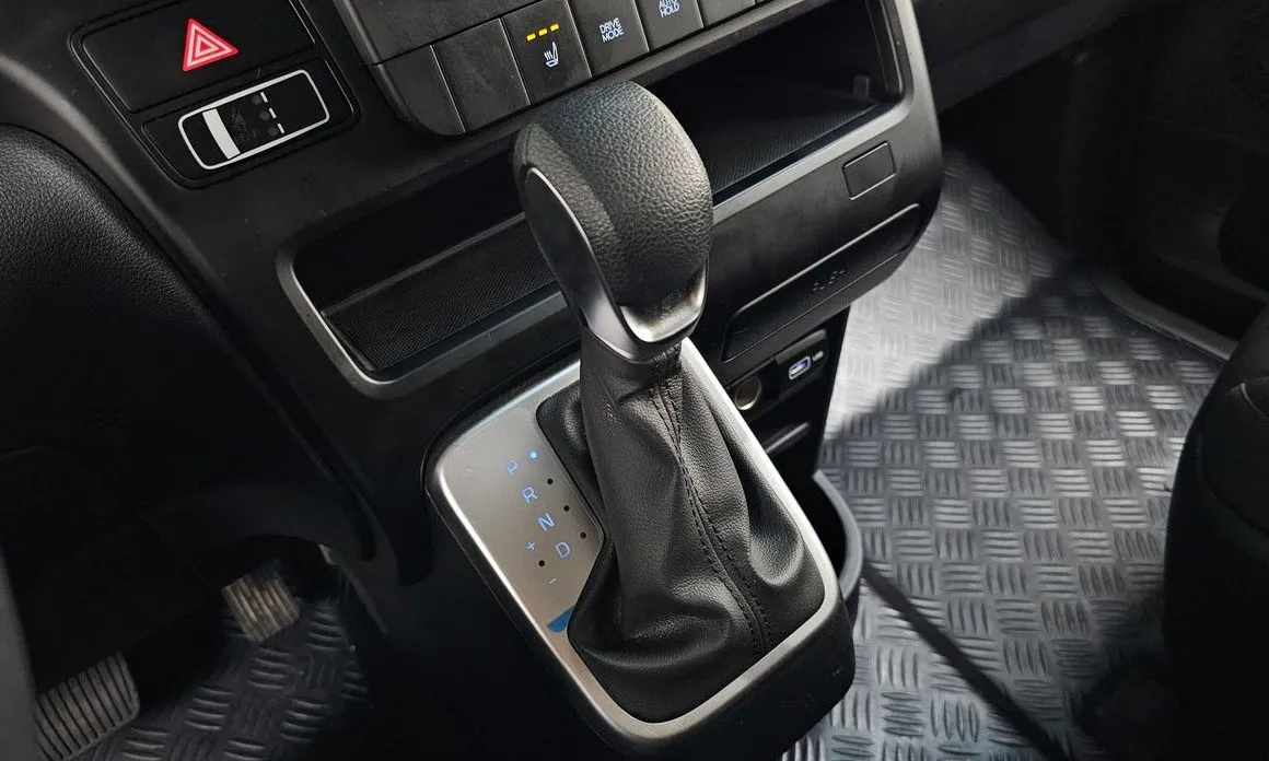 Hyundai Staria — фото 4