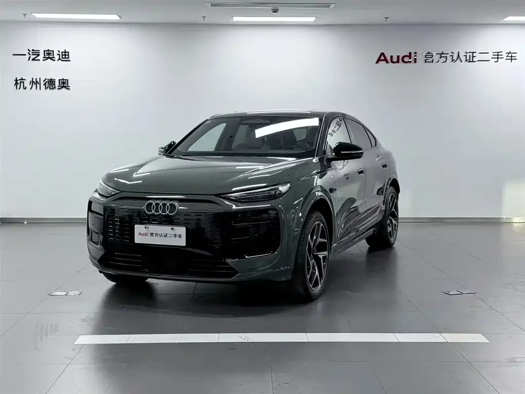 Audi Q6L Sportback e-tron — фото 1
