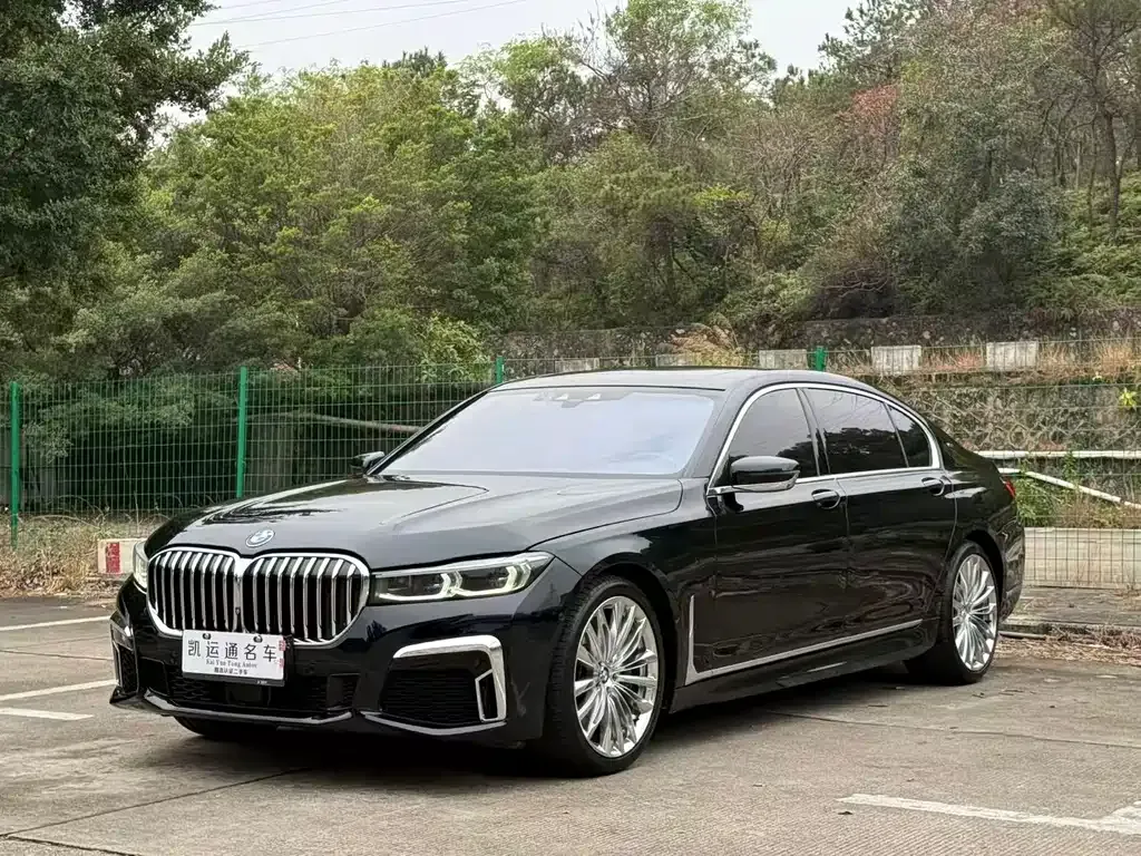 BMW 7 Series — фото 10