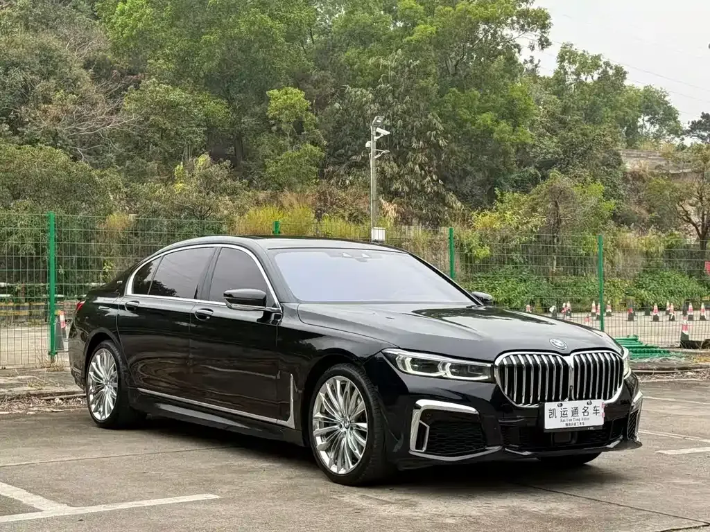 BMW 7 Series — фото 8