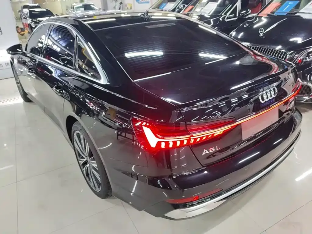 Audi A6L — фото 10