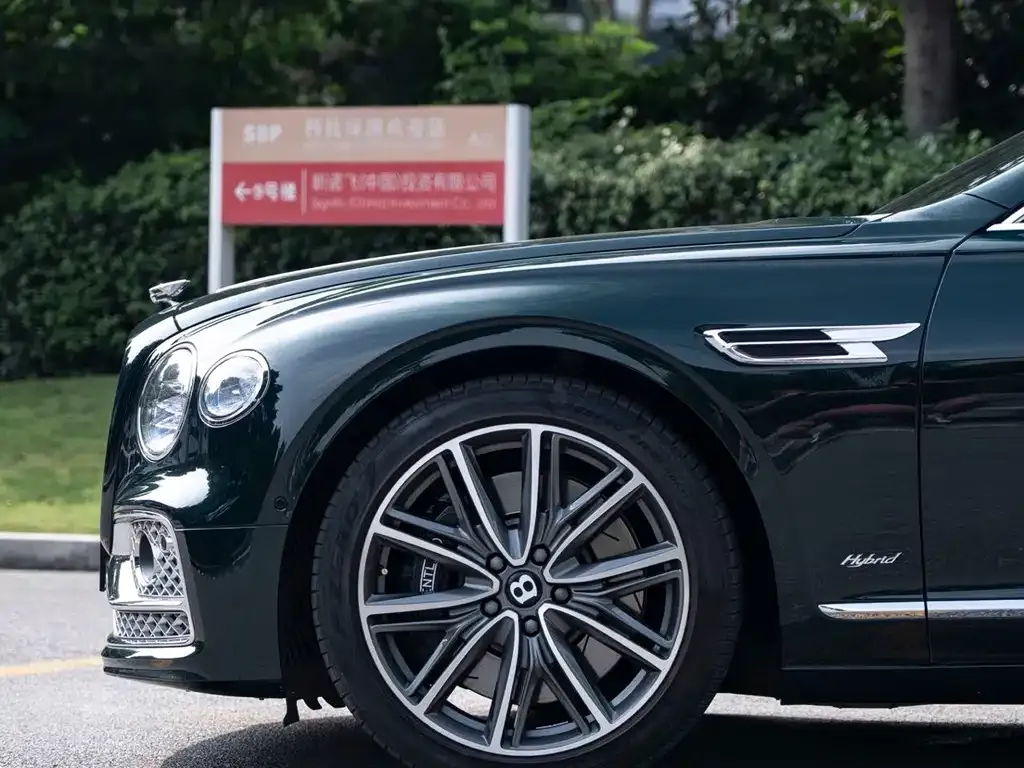 Bentley Flying Spur PHEV — фото 2
