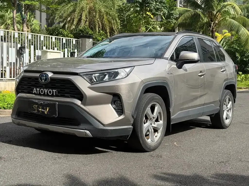 Toyota RAV4 Prime — фото 10