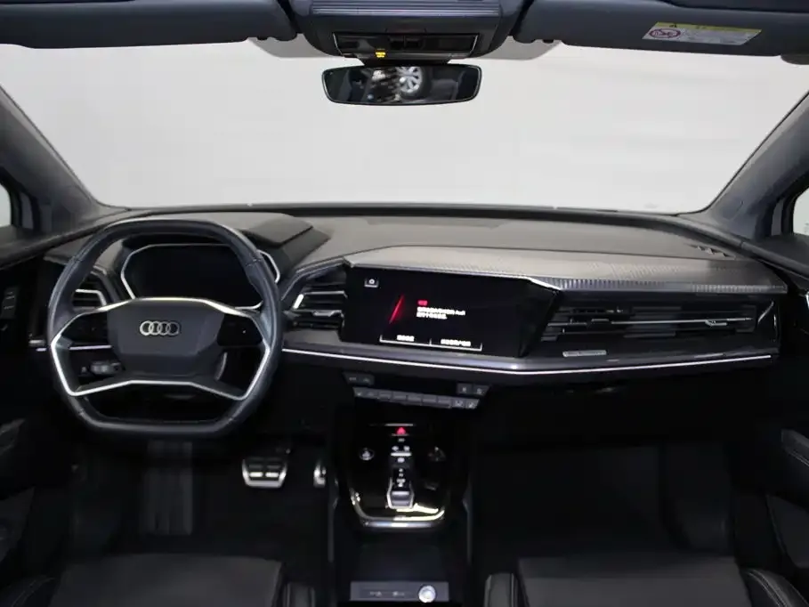 Audi Q4 e-tron — фото 6