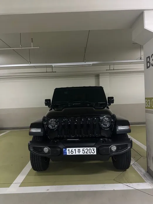 Jeep Wrangler — фото 1