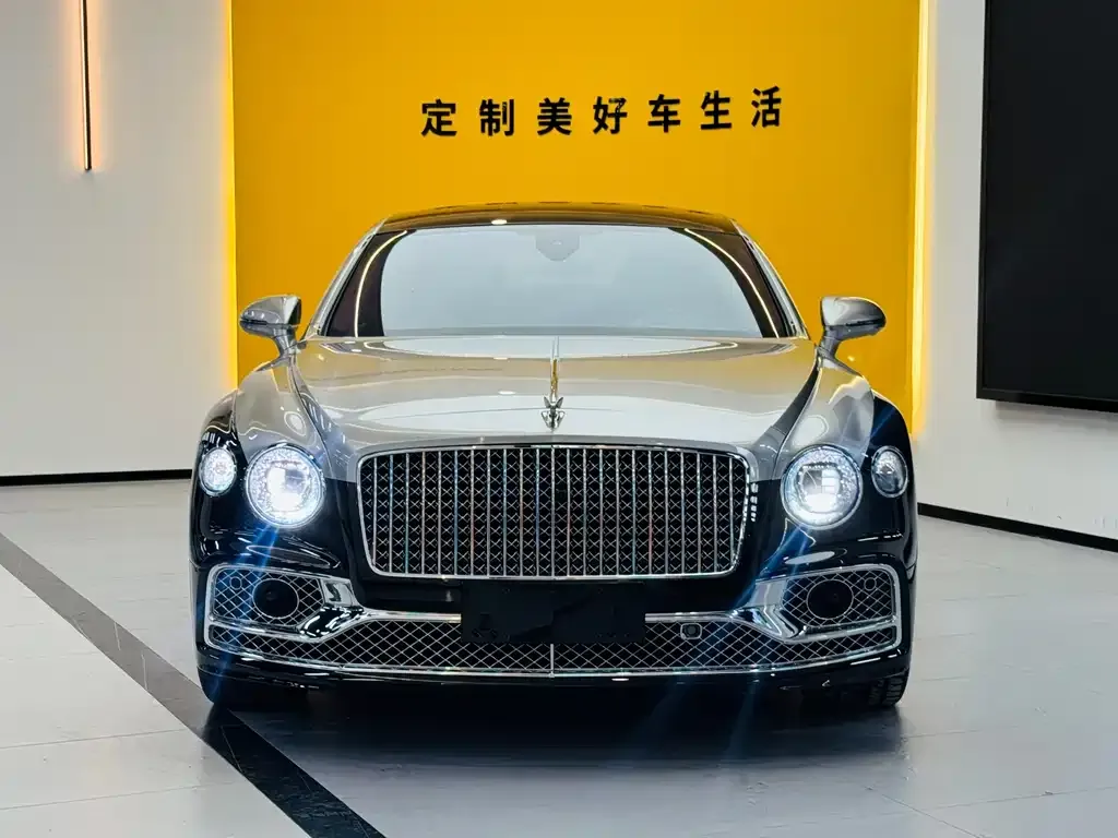 Bentley Flying Spur — фото 3