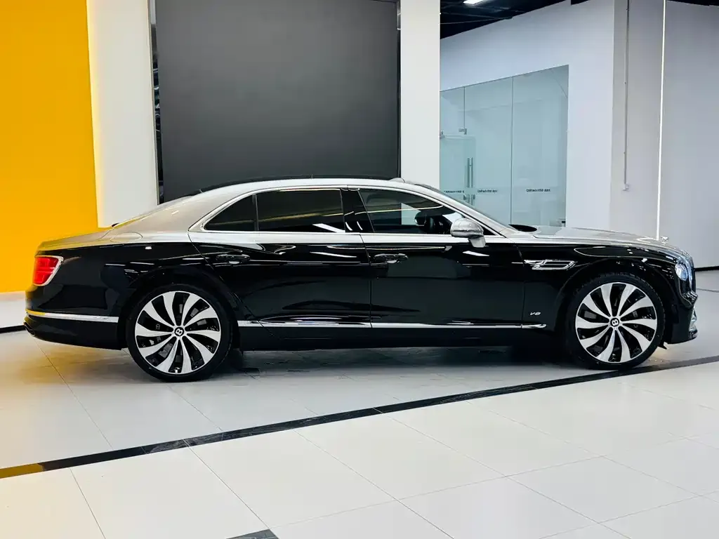 Bentley Flying Spur — фото 4