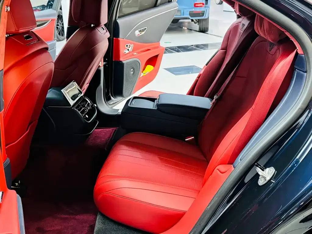 Bentley Flying Spur — фото 8