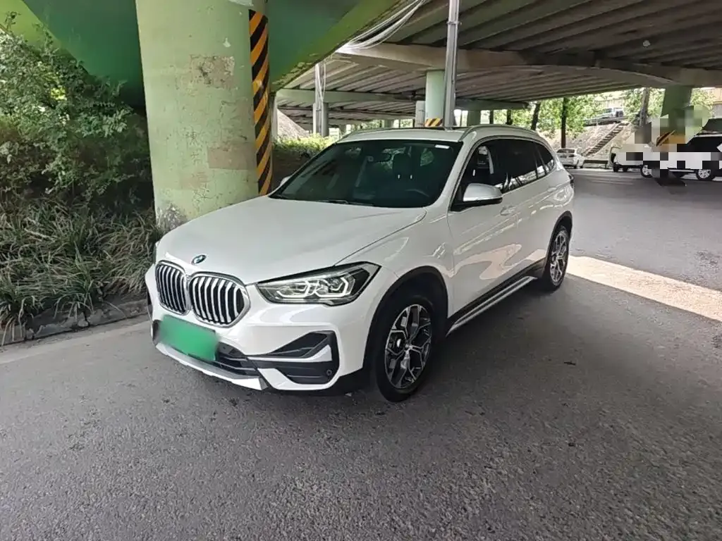 BMW X1 — фото 1