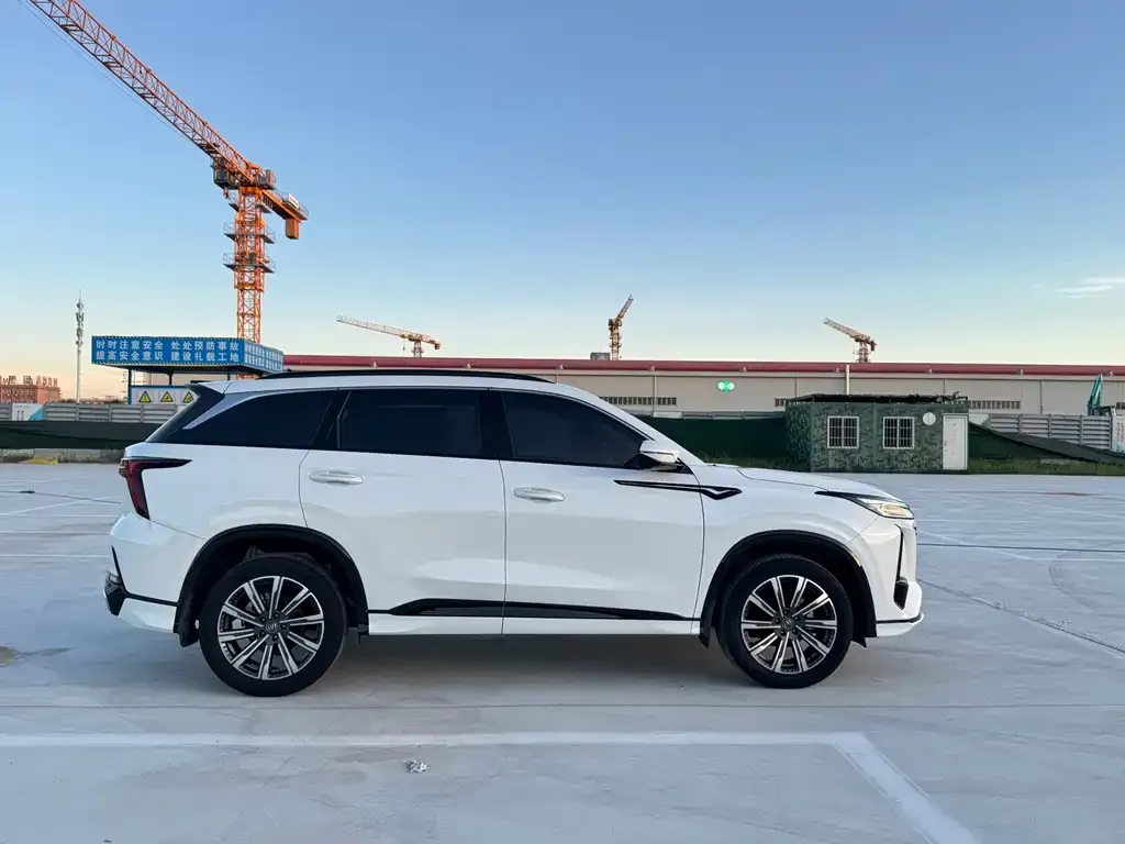 Changan CS75 PLUS — фото 2