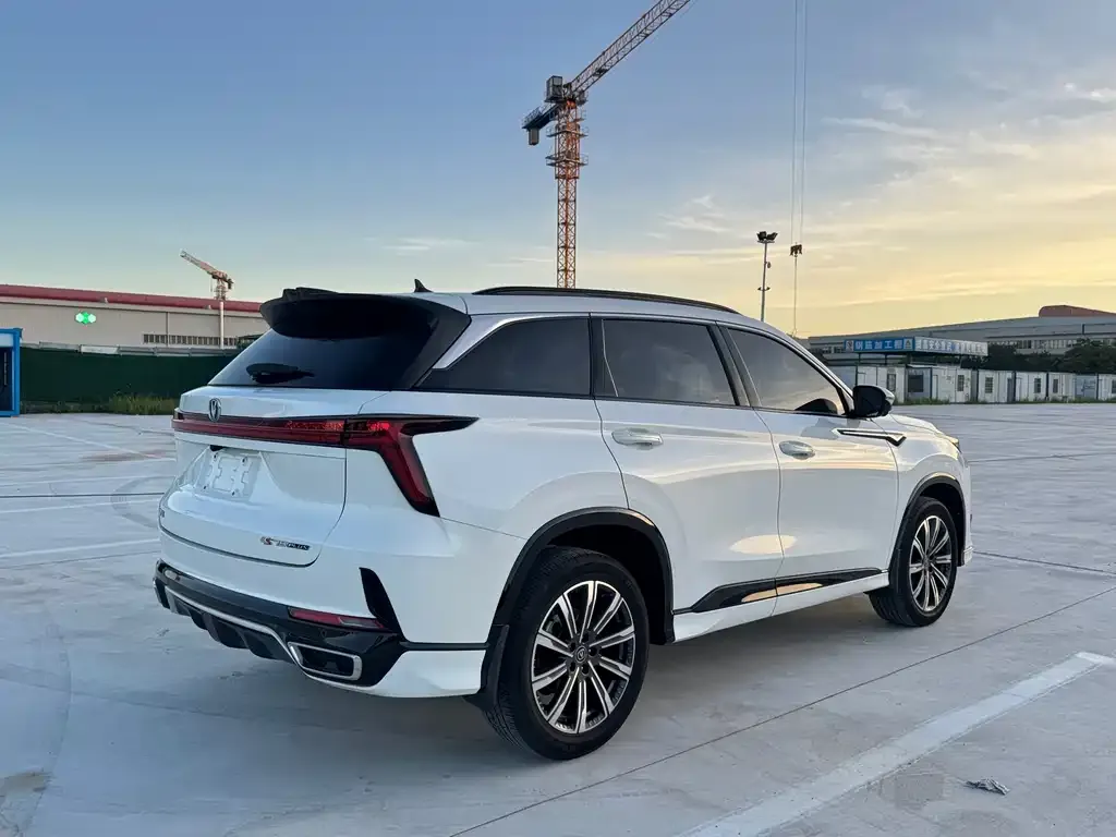Changan CS75 PLUS — фото 4