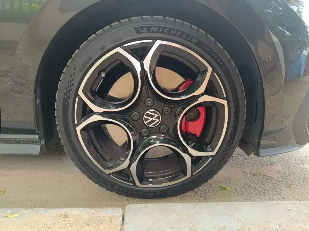 Volkswagen Golf GTI — фото 2