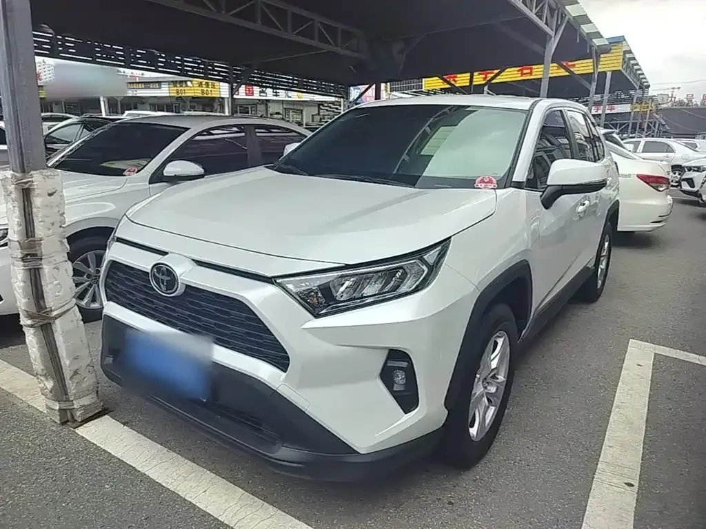 Toyota RAV4 — фото 2