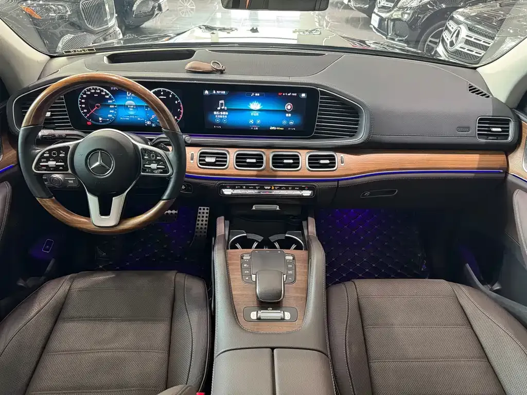 Mercedes-Benz GLS — фото 8