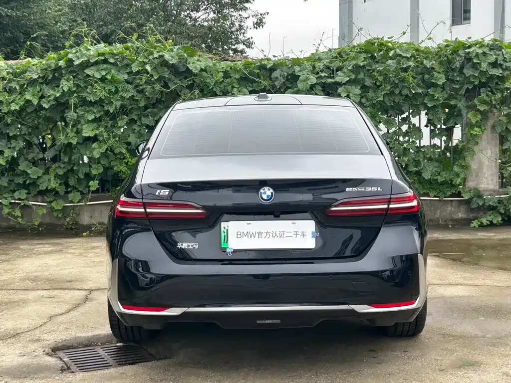 BMW i5 — фото 7