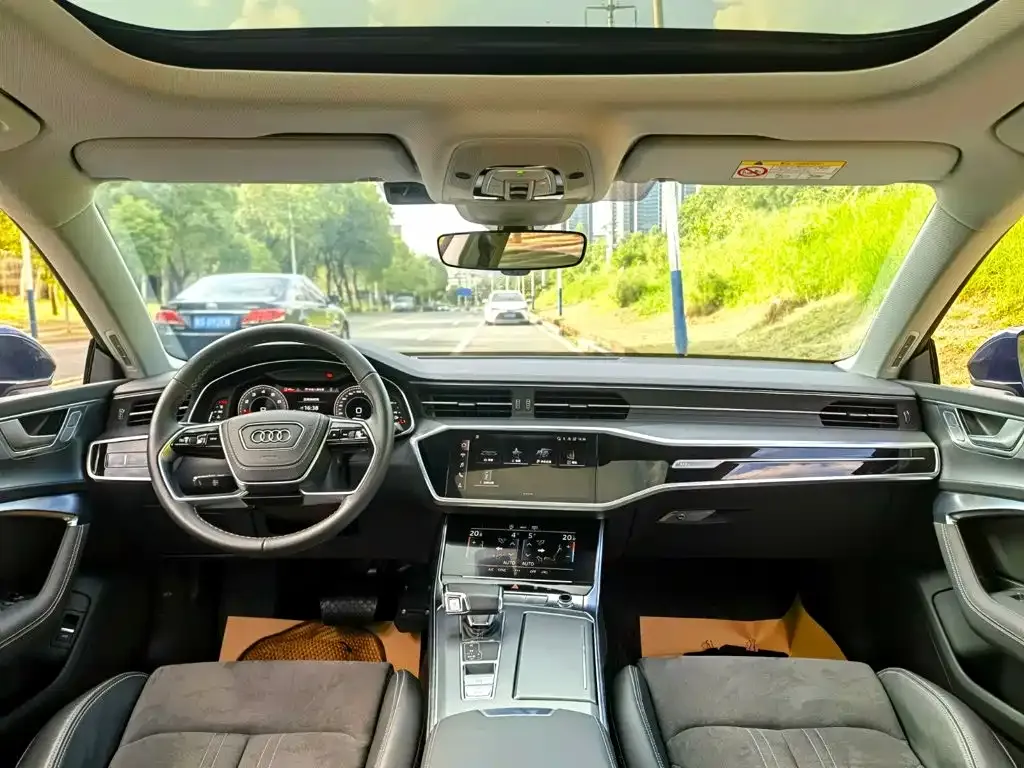 Audi A7L — фото 6
