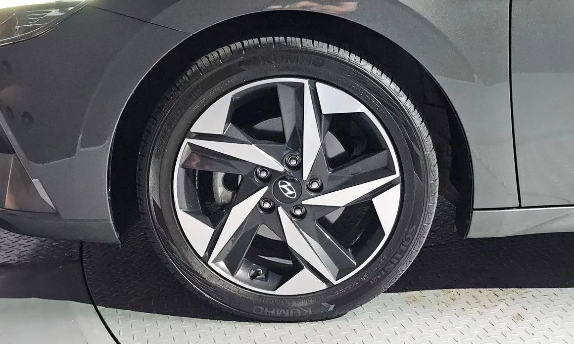 Hyundai AVANTE — фото 3