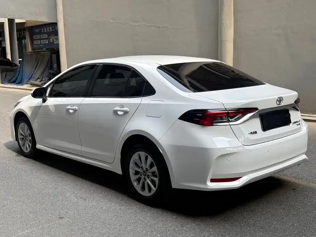 Toyota Corolla — фото 3