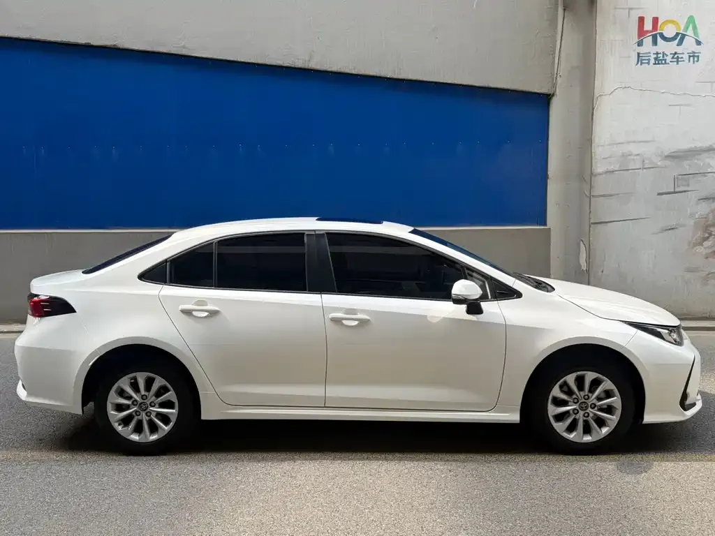 Toyota Corolla — фото 4