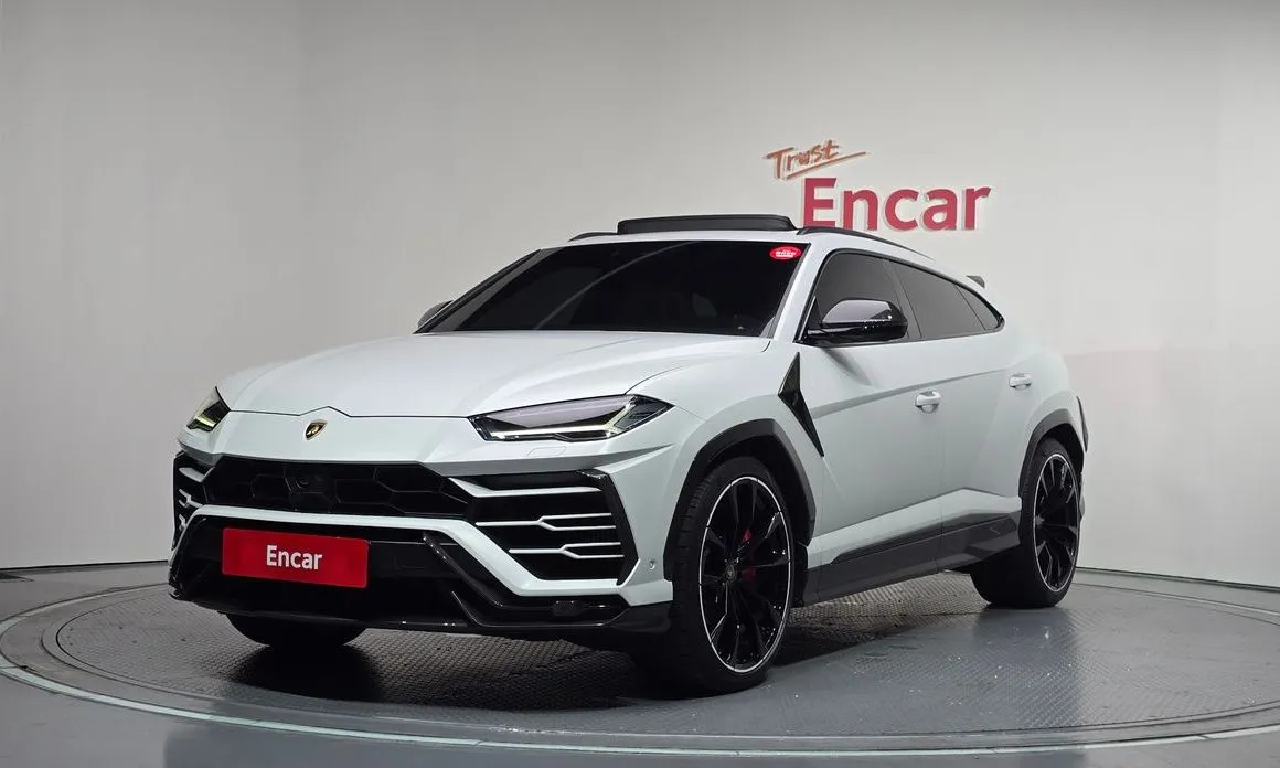 Lamborghini Urus — фото 1