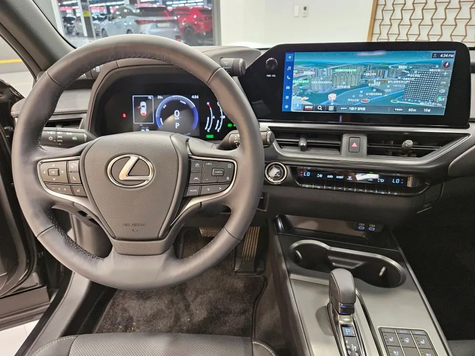 Lexus UX — фото 6