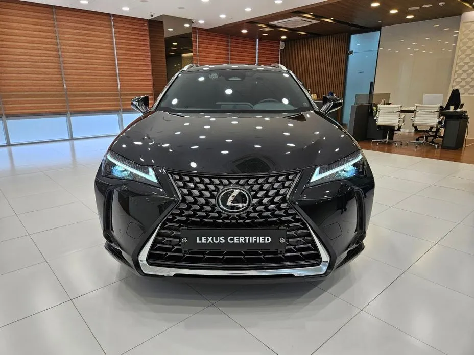 Lexus UX — фото 2