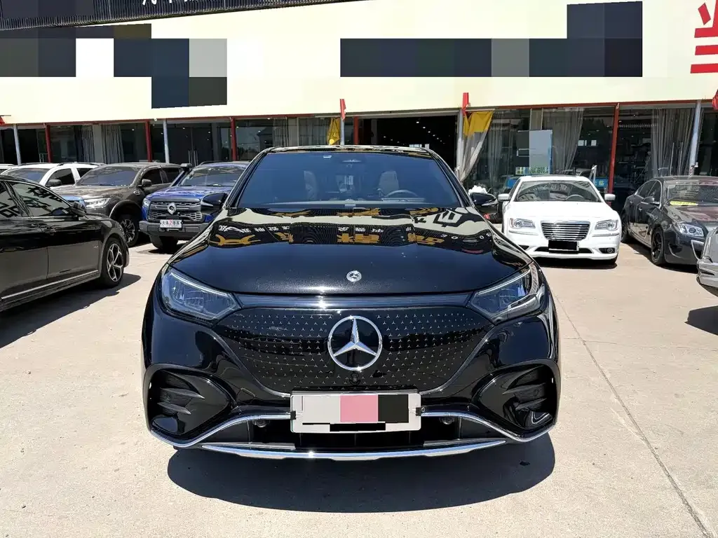 Mercedes-Benz EQE SUV — фото 1